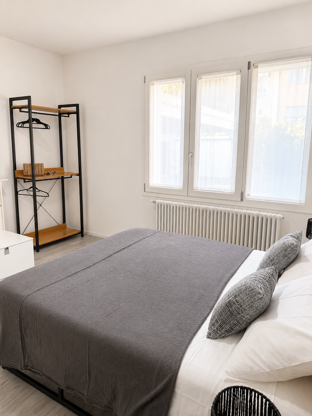 Letto della camera matrimoniale di Seicuori